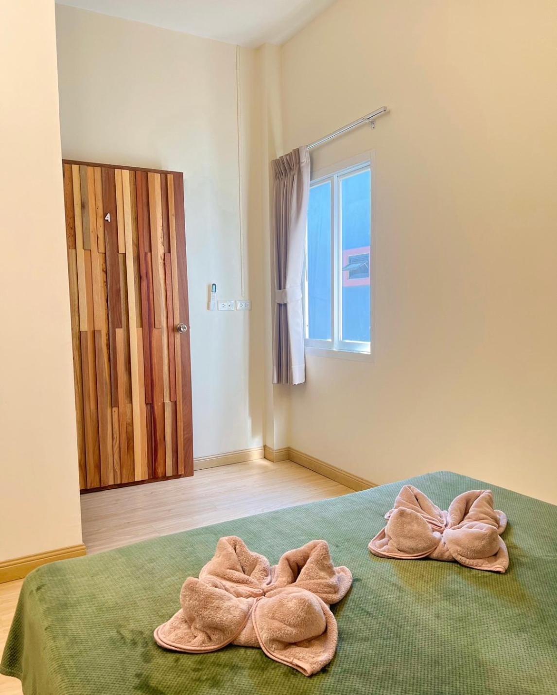 Private Room With Share Bathroom At Little Wild House Khaosok Khao Sok National Park Екстериор снимка